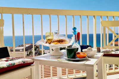 Image de Penthouse Cerasella avec vue sur la mer dans le centre avec place de parking