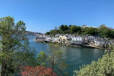 Image de Out Of The Blue 'est un chalet Riverside rénové avec de superbes vues sur la rivière