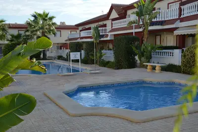 Image de Superbe maison de ville avec piscine commune partagée
