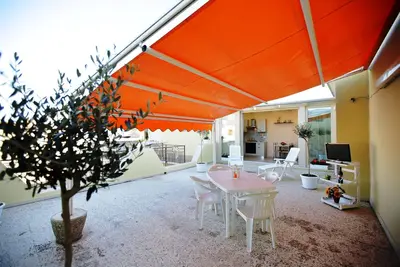 Image de Penthouse Venere exclusif avec terrasse ensoleillée équipée très spacieuse