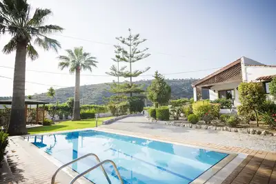 Image de 2 bedrooms+studio, ideal for kids, 36m² pool, 2. 500m² garden, 2, 5km from town