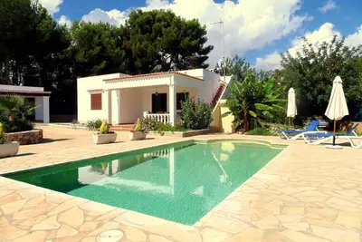 Image de Maison avec piscine à 200 mètres de la plage
