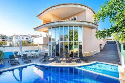 Image de Piscine chauffée et Spa Villa, vue mer, dans une zone calme dans le centre d'Albufeira, 12 \/ 14p