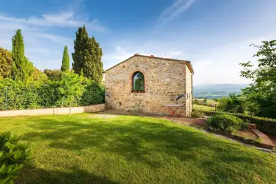 Image de Tuscan Cottage With Private Garden And Panoramic Pool. 1 Km Walk To The Village.
