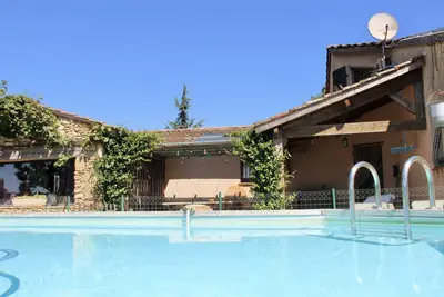 Image de Propriété en Périgord Agenais, vue imprenable, piscine, Spa, Sauna, privatifs.