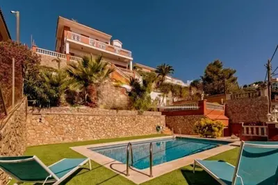 Image de Villa with private pool and beach
