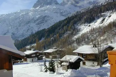 Image de Près des remontées & des pistes à Le Tour, balcon et promenade près de l'appart
