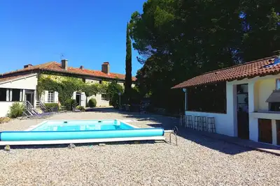 Image de 7 Bedroom hill top Manoir, with pool bar pizza oven, sleeps 18, 2 hectare garden