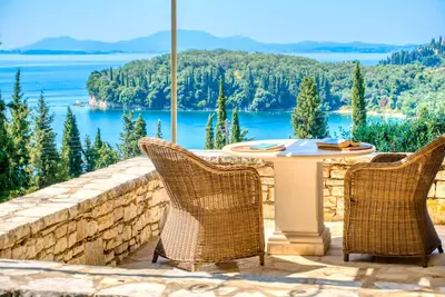 Image de Côte de N-E \/ Palalopetres Kalami Suite de Luxe Kvi \/ 200m de la plage \/ vue sur la mer \/ piscine