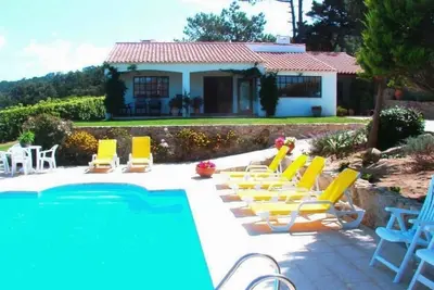 Image de 'Casa do Moinho', piscine et jardin, Sintra, Lisbonne
