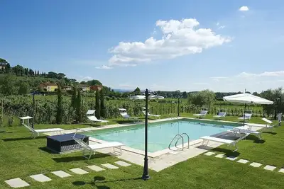 Image de Villa avec privé piscine, pour 13 personnes, à 10 km de Lucques