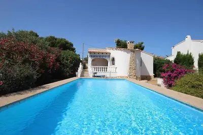 Image de Villa avec Piscine Privée - Carrio 4
