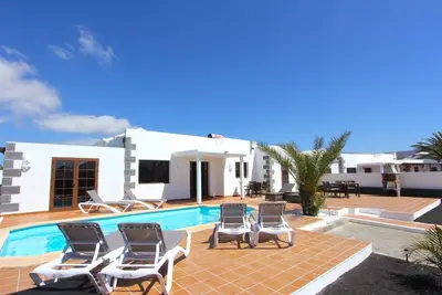 Image de Belle Casa del Paraiso sur Parque Del Rey à Playa Blanca avec piscine chauffée