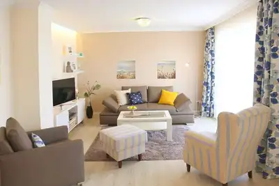 Image de Appartement exclusif avec vue sur la mer et balcon, Wi-Fi, à seulement 100m de la plage