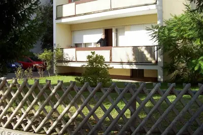 Image de L´appartement “MIRÓ-BILÉ”: flair artistique, balcon donnant au sud, en plein centre ouest (Charlottenburg) – aux rives verts de la Spree