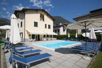 Image de appartements 2 pièces avec piscine à Domaso au bord du lac de Côme