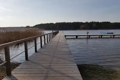 Image de Vacances au bord du lac dans la belle Mecklembourg-Poméranie occidentale près de la mer Baltique