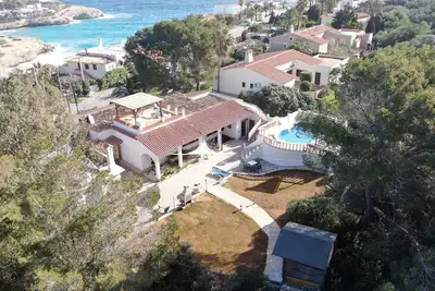 Image de Villa sur 2 belles baies avec plage de sable fin, piscine chauffée, idéale pour. enfants