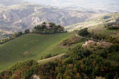 Image de 3 maisons en pierre avec piscine dans un endroit unique - Grande maison 8p (6e + 2k)