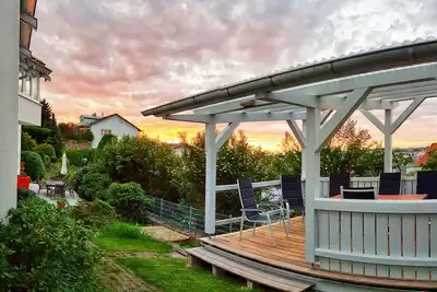 Image de 140m², lits à ressorts, d'un sauna privé, 3 Tv écran plat, jardin, calme