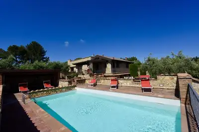 Image de Maison de prestige avec vue de rĂŞve et piscine