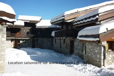 Image de Valmorel appart. ( 4 pers. 30 m2 ) retour skis aux pieds. Terrasse avec porche.
