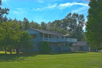 Image de Maplehurst Farm Guest House Dernier étage, des vues spectaculaires de Mt Baker \/ Farmland