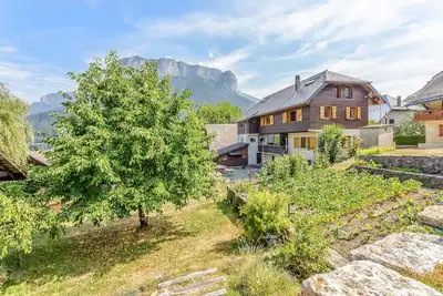 Image de Chalet à Annecy, entre Lac et Montagnes, 350m2, 15 couchages; idéal famille