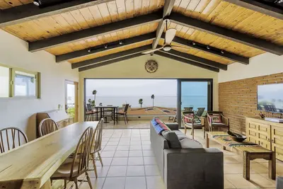 Image de Casita moderne avec vue sur l'eau vive - Las Gaviotas