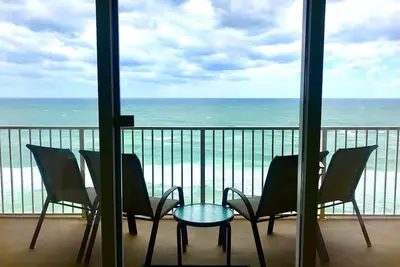 Image de Fall Sale - Beachfront, Great Facilities, 1 km du centre commercial et restaurant