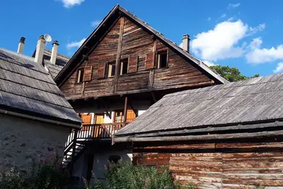 Image de Chalet ancien rénové dans hameau des hautes alpes, proche briancon et italie