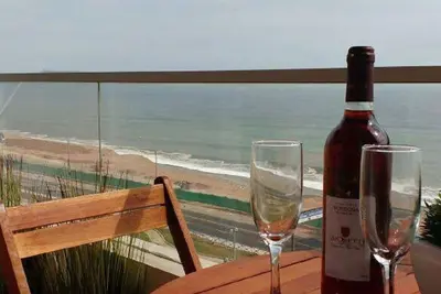 Image de Appartement avec vue sur l'océan près de l'aéroport