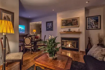 Image de Appartement de luxe principal de 2 chambres serein près de l'océan