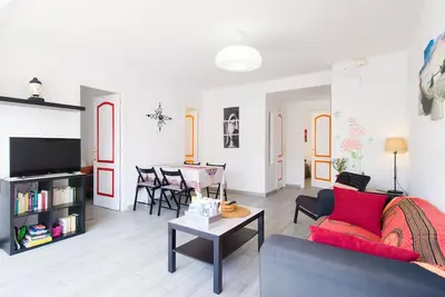 Image de Magnifique appartement 2 pers très spacieux, plage, restos, commerces à 2 pas.