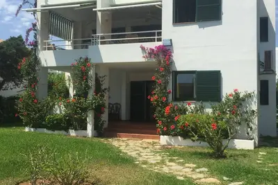Image de Villa individuelle à Son Xoriguer-Cala n Bosch avec accès à la plage.