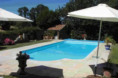Image de Belle piscine privée chauffée, proche du Puy du Fou. Cadre paisible à la campagne.