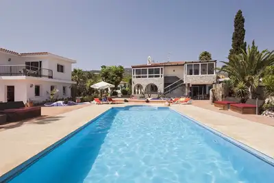 Image de Bienvenue au paradis! Idéal pour plusieurs familles, Piscine privée, Bbq House, Wifi