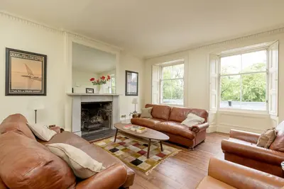 Image de Stunning 3 bedroom Georgian apartment in the centre of Edinburgh