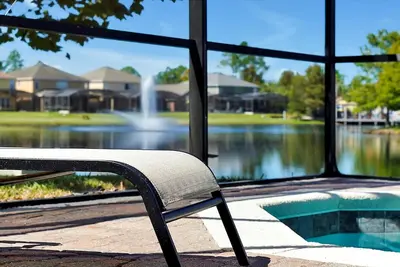 Image de Terra Verde 4 chambres, au bord du lac avec piscine privée. Capacité d'accueil 14