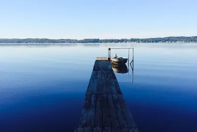 Image de 100 'Prime Lakefront - chalet rénové avec quai, bateaux (fond de lac sablonneux)