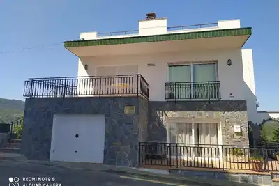 Image de Grand Appart. vues mer et montagne \/ Villa Marval 2