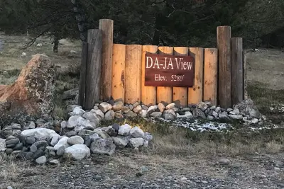Image de Maison de montagne luxueuse et rustique ~ 3 étages ~ Vues 24/7 ~ Ville / 5 minutes ~ Ynp / 55 miles