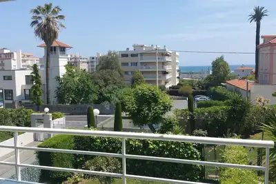 Image de Appartement 3 pièces Moderne Piscine Parking à 300 m Plage Golfe Juan