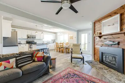 Image de Condo 101a 3br \/ 2ba récemment rénové au sommet de la raquette, près du village de ski avec parking!