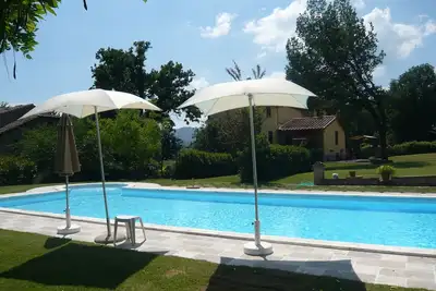 Image de Jolie Maison Toscane 7 chambre\/bains, patio, piscine, jardin, Ac amis et parents