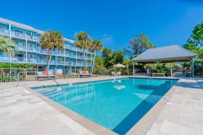 Image de Promenade à la plage! ! 2 chambres, 2 salles de bains appartement avec une mezzanine. * Nouveau sur Vrbo *