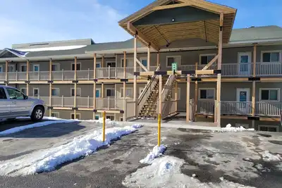 Image de Familiale condo, pas de raquette et le ski Village \/ Activités