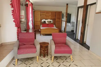 Image de Occitanie, proche Albi, dans un ancien domaine agricole, avec piscine