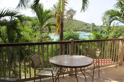 Image de Grand Prix sur une Suite Oceanview sur l'eau. Près des plages, piscines, bar et soleil