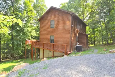 Image de Get Away dans les montagnes avec cette cabine Beauitful 4br \/ 5ba Niché dans Coolfont